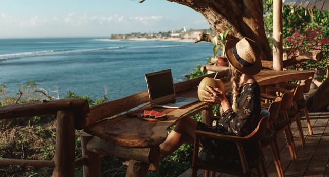 How to Become a Digital Nomad: Long-term Work for Nomads